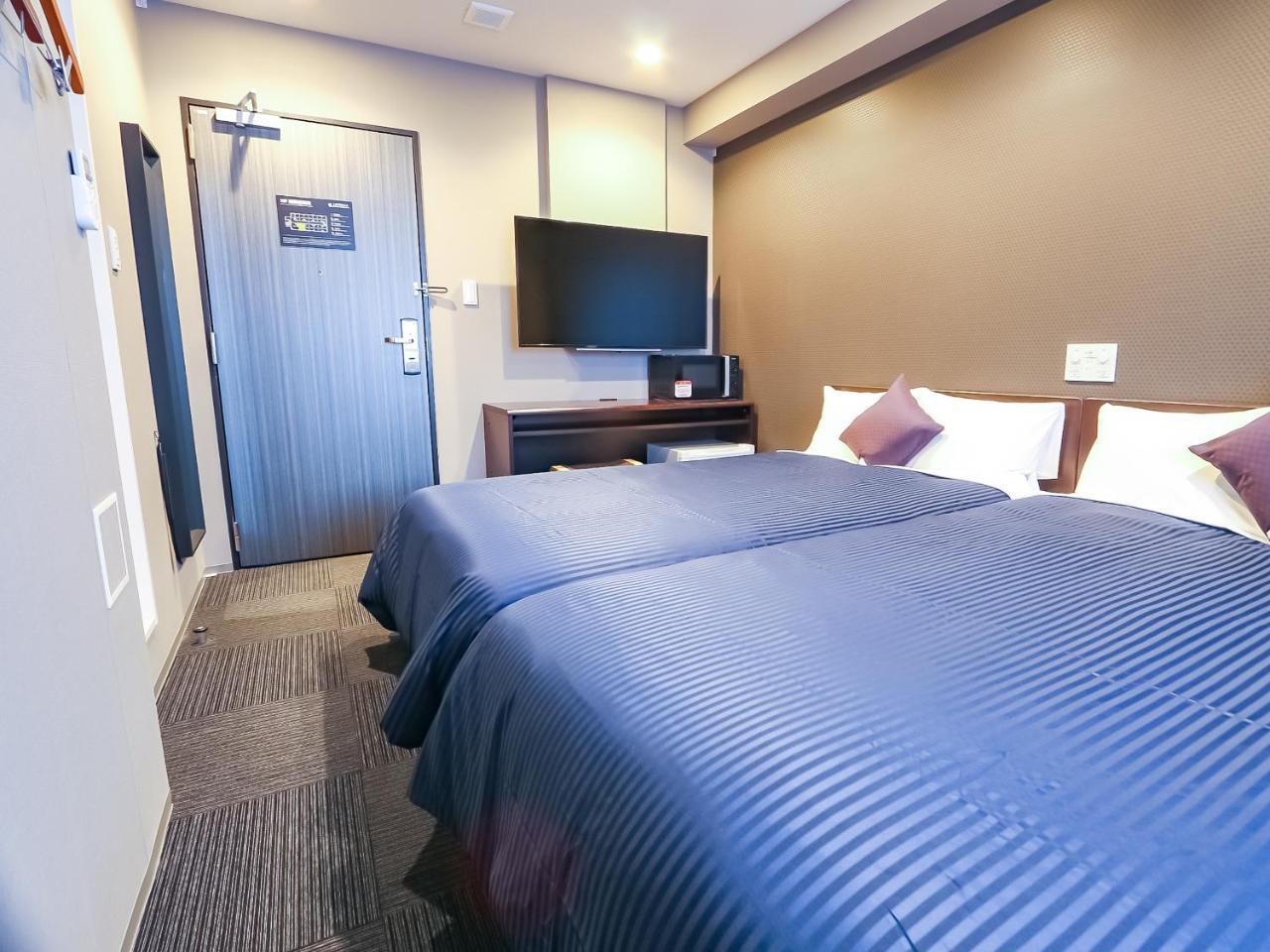 Hotel Livemax Yokohama-Eki Nishiguchi โยโกฮาม่า ภายนอก รูปภาพ